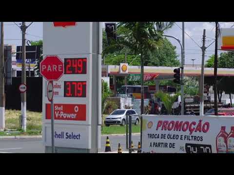 Motoristas comemoram redução nos preços dos combustíveis