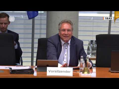 Experten: Strom­kosten senken und digi­tale Infra­struktur ausbauen