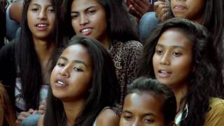 Download lagu Ambondrona Tiako hitoetra Clip officiel YouTube mp3 Download lagu Ambondrona Tiako hitoetra Clip officiel YouTube mp3