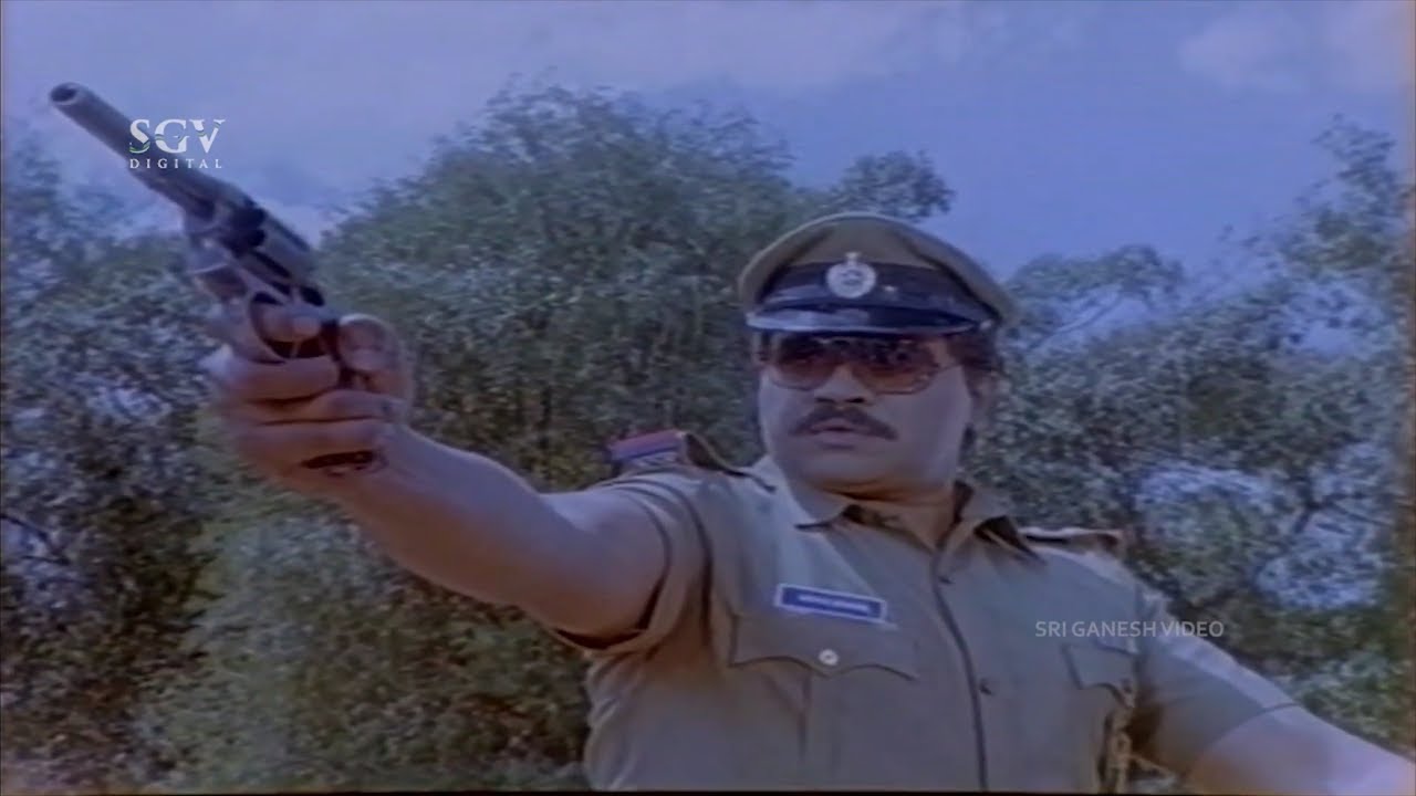 Police Tiger Prabhakar Catches Srinath While Escaping From Van | Padma Vyuha Kannada Movie Scene