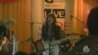 Alexz Johnson - &quot;I&#39;m in love with my guitar&quot;