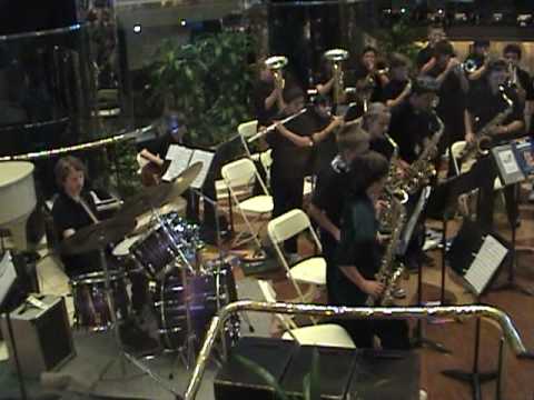 Drivin' That Drummin' Machine - Santa Ynez Valley Jazz Band