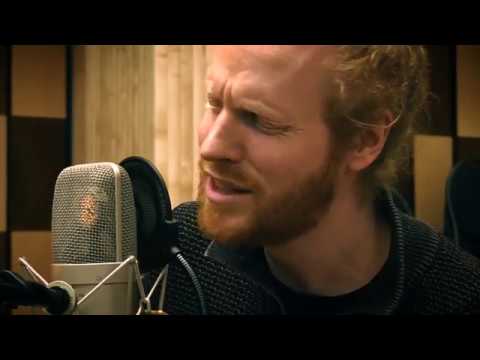 Jono McCleery 'Dinner at Eight' (Rufus Wainwright) acoustic session with Studio Charlatan
