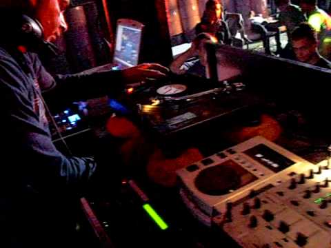 Dj Pery 2 AfroBuckRememberParty Mamamia 18 07 09