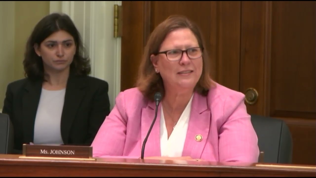 Video: Rep. Julie Johnson criticizes Trump administration Smithsonian reviews and DEI orders