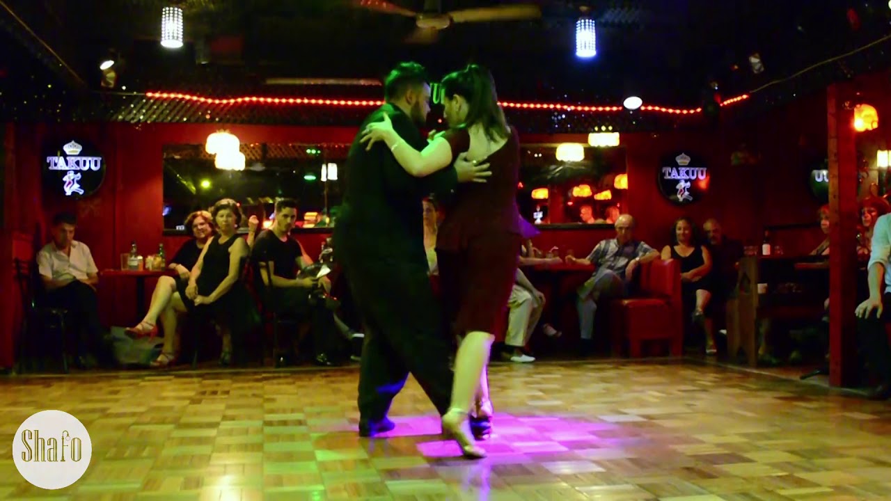 Seba Bolívar y Cynthia Palacios: Tigre Viejo [1/3]