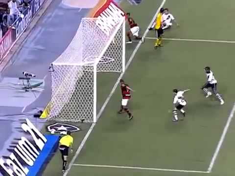 Increíble el gol que se pierde Deivid, Atacante del Flamengo