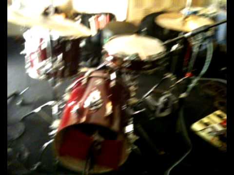 Studio recording a trio live in a small room (Drums, Bass & Guitar)
