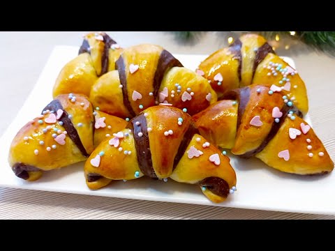 How to make chocolate croissants at home