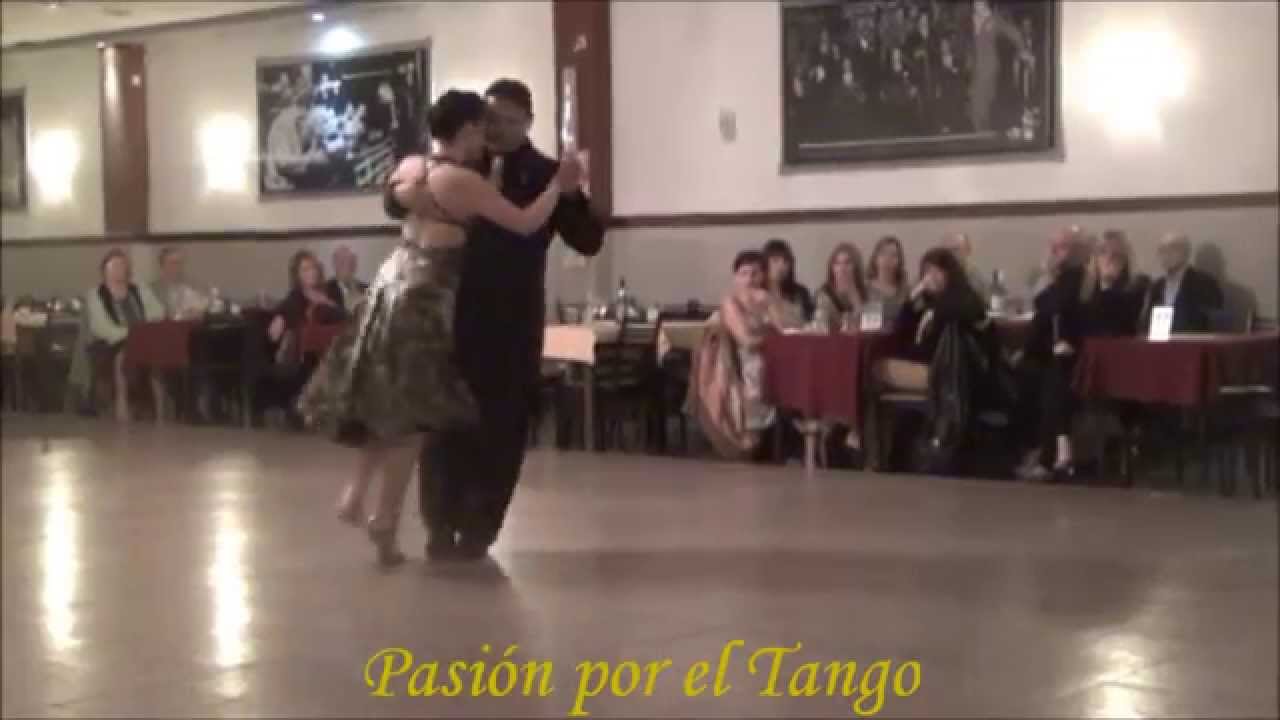 NADIA IBAÑEZ y DIEGO LUCIANO CHANDIA Bailando  el  Tango MANDRIA  en la Milonga LA BALDOSA