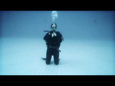 Remove and Replace Scuba Unit Underwater