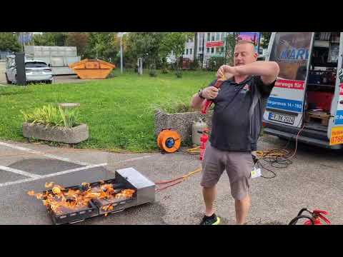 Brandschutz Technik Karwel mit einem FSS 50 bei einer Brandschutzübung