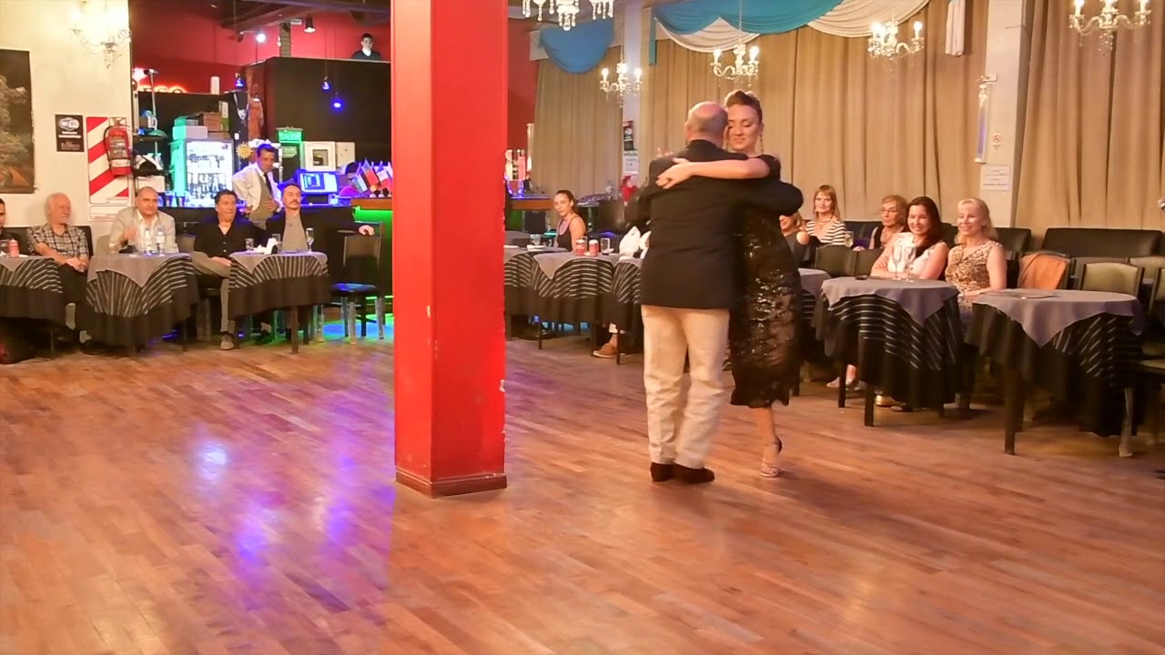 Lorena Gonzalez Cattaneo y Horacio Julian Prestamo en Porteño y Bailarin