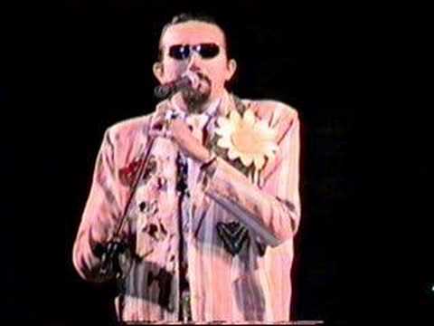 Falcão  Atirei o Pau No Gato ao vivo