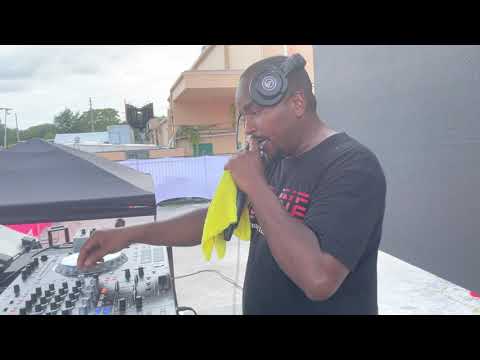 ⚠️ New amps!!! New amps!!! ⚠️          Acid Sound System shaking the block @Dancehall vs Soca