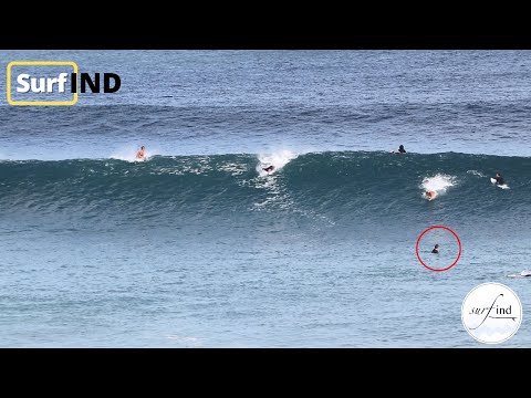 epic waves coming over their heads, Uluwatu July 5th, 2022. Bali surfing