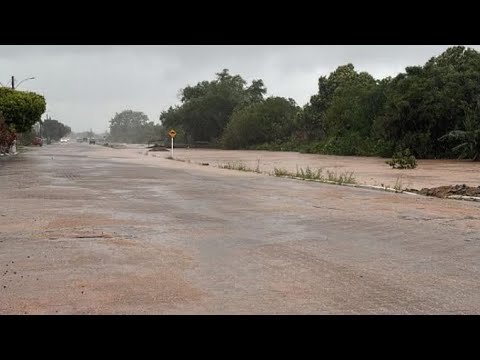 URGENTE CAMAQUÃ RS CHUVA CAUSA ENCHENTES NA MAIOR PARTE DO MUNICÍPIO 
