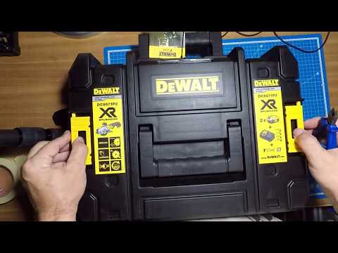 Аккумуляторная дисковая пила DeWALT DCS571P2 бесщеточная 18V