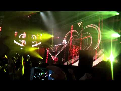 Armin Van Buuren, Sunnery James & Ryan Marciano @ Sala polivalenta, Bucharest - 15 10 2011 (2)