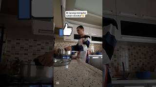 Download lagu Mehmet Masak Buat Aku 🥰 #mehmet #uta #wauta #salmi #shorts mp3