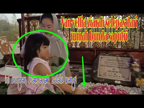 moment bunda putri dan Yan vellia sebelum ziarah kemakam Alm Didi Kempot