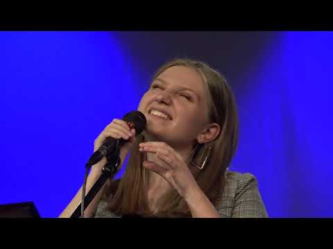 KURZAC Gabriela -  Trzeba marzyc - nagroda główna czyli ZŁOTY KLUCZ Festiwalu Jonasza Kofty