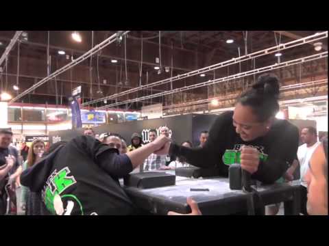 Armwrestling Josephine Tarei vs Shanell Vitale - Right Arm