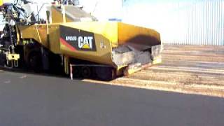 preview picture of video 'Asphalt Renmark - Video 6 Asphalt Laying Another Strip.mov'