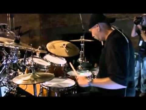 "Sai Daqui Tristeza" - DVD "SambaChic" - Paula Lima (com Danilo Santana nos teclados)