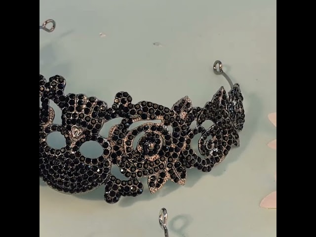 Vídeo relacionado con Crown Hair Jewelry Royal King Diadem - Tiaras grandes de metal para disfraz de Halloween, color dorado
