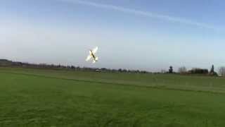 preview picture of video 'Freestyle Flying 40% Carden Extra 260 at the New Year Fun Fly 2013 in Molalla - Justin Lloyd'