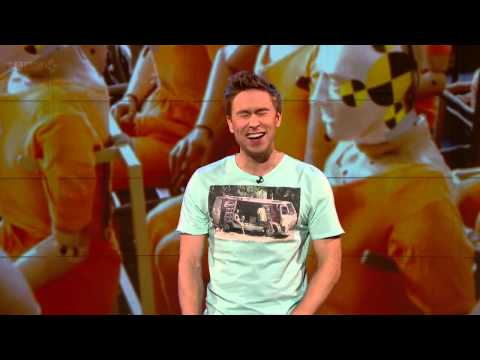 Russell Howard’s Good News – Guys proposes by car crash – wedding crashers