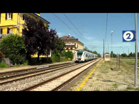 MINUETTO MD. DOPPIA TRAZIONE TRANSITA IN STAZIONE : BORGO S.D. (CN) 24 - 8 - 2014.