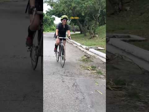Turistas en Bici 🚲 por Alamar Habana del Este 🇨🇺🚴