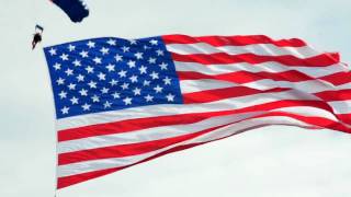 preview picture of video 'American Flag Delivered by Sky Diver Andrews Air Show'