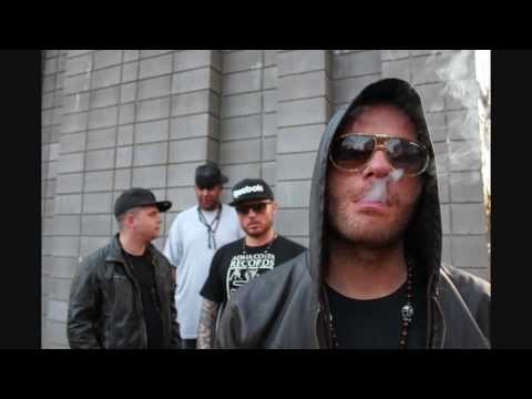 Gionni Gioielli feat Gionni Cash   Sui 40 MILF Anthem)