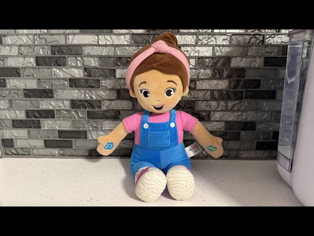 Vídeo relacionado con Ms. Rachel Muñeca Speak & Sing, Juguete Interactivo de 16 Pulgadas de Alto con 4 Canciones y más de 16 Frases, Juguetes para niños y niñas de 6 Meses a 3 años en adelante