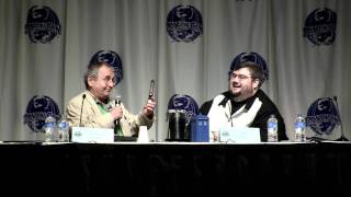 Sylvester McCoy lit le discours de la Pandorica et parle du tournevis sonique (DragonCon 2011)