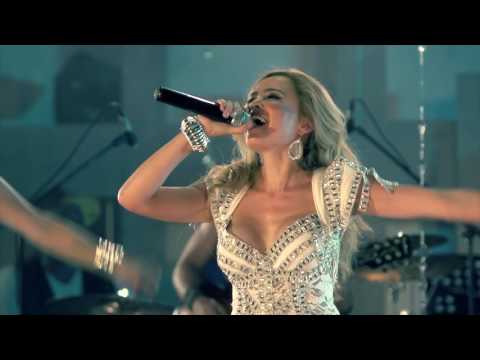 Tu La Tienes Que Pagar - Dame un Besito CAROLINA LA O