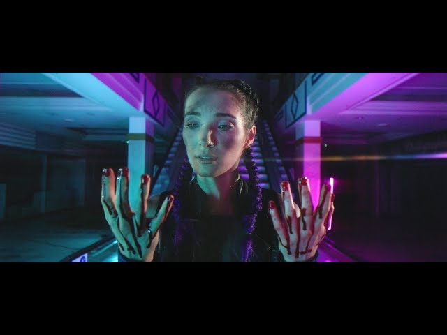 Video zu 'On The Run' ansehen