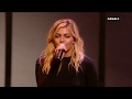 Délicieux duo Louane et Benjamin Biolay, accompagné par Blanca Li  - Festival de Cannes 2017