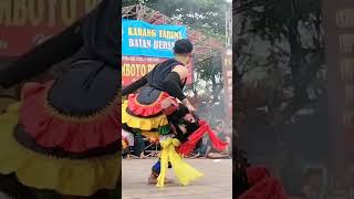 Download lagu banteng suro lompat ke penonton. #bantengan #bantengsuro #rogosamboyo mp3 Download lagu banteng suro lompat ke penonton. #bantengan #bantengsuro #rogosamboyo mp3