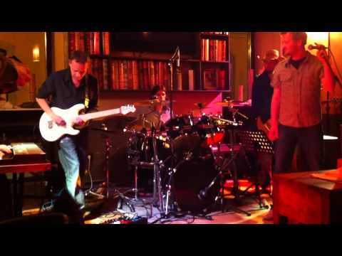 Downstrokes feat. Ivan Špeljak Jitz - Walk in my shadow (7. Jazz Festival Samobor 2.6.2011)