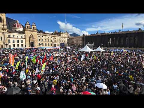 Presidente Gustavo Petro durante el evento "Ni un peso atrás: por la defensa del salario mínimo"