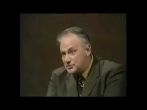 Sir Patrick Moore: But how do we REALLY know the Earth isn't 𝔽𝕃𝔸𝕋❓ (1972) 🧐