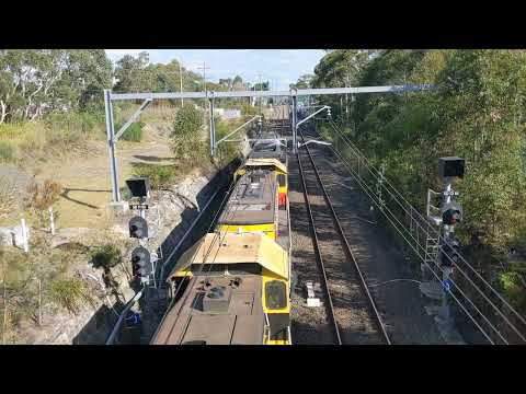 VL354 4911 4917 4901 CLF2 hauling SSR's 3948 grain through Sutherland on Saturday 3 June 2023