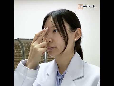 Acupressure massage Yin Tang 印堂 (EX-HN 3) for lethargy