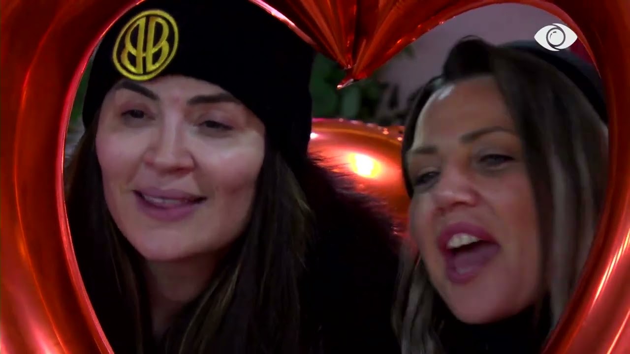 “O zarf i zi, ma solle Gertën në shtëpi”/ Rozana dhe Gerta këndojnë së bashku