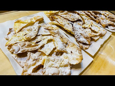 Chiacchiere crostoli al forno,bollose ￼, buttale in acqua bollente ￼