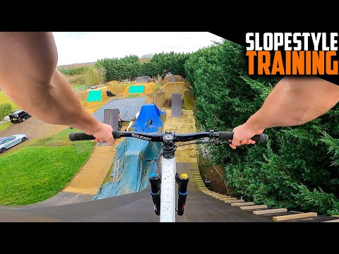 BACK TO RIDING MY MEGA MTB SLOPESTYLE JUMPS!!